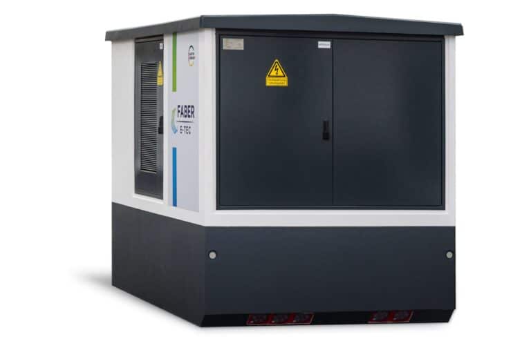 {bildtitle} Trafostation-Wiki, Trafostation, Transformatorenstation, Trafo-Wiki: Außeninstallierte Trafostation und Trafo Kompaktstation für Energieverteilung.