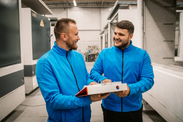 Kontakt und Anfragen - Kompaktstation und Trafostation für Photovoltaik und E-Mobilität