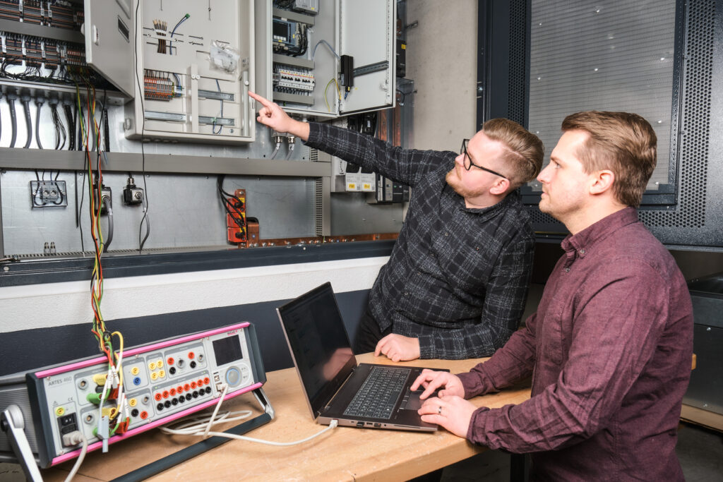e tec produktion©patrick.labitzke©candidateflow B037 - Trafostationsbau | Unternehmen
