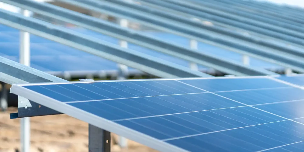PV-Module auf Metallgestell der Freiflächenanlage Rödinghausen